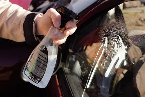 Can You Use Windex on Car Windshield: A Detailed Discussion